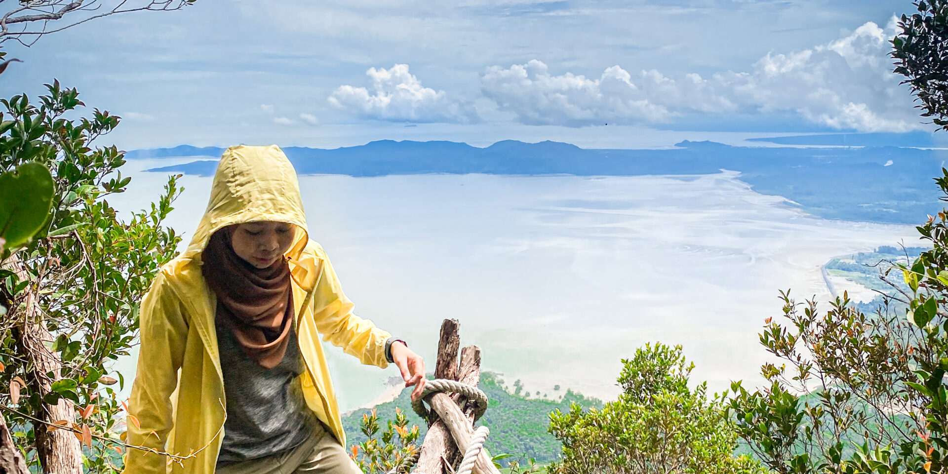 GUNUNG SANTUBONG